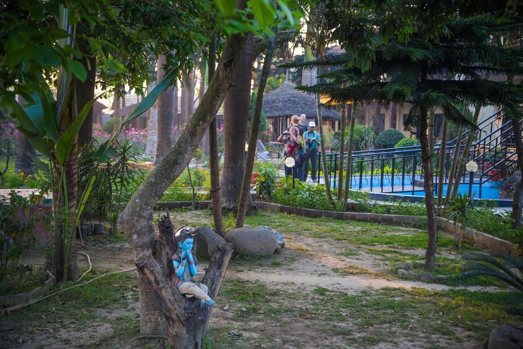 סאורהה Chitwan Adventure Resort מראה חיצוני תמונה