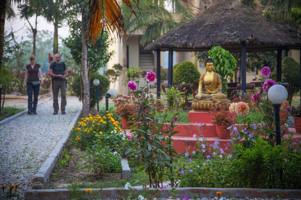 סאורהה Chitwan Adventure Resort מראה חיצוני תמונה