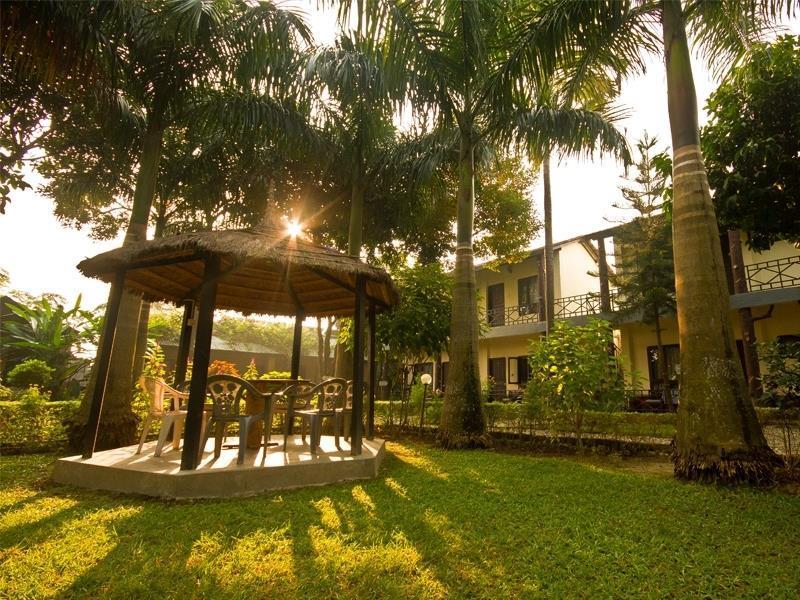 סאורהה Chitwan Adventure Resort מראה חיצוני תמונה
