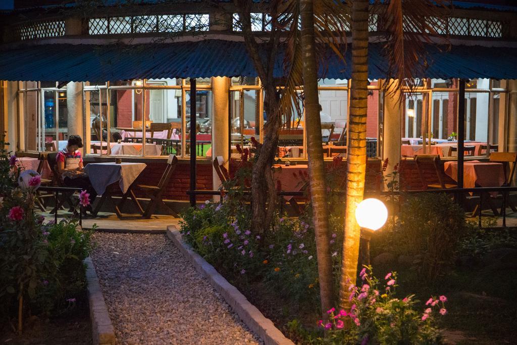 סאורהה Chitwan Adventure Resort מראה חיצוני תמונה