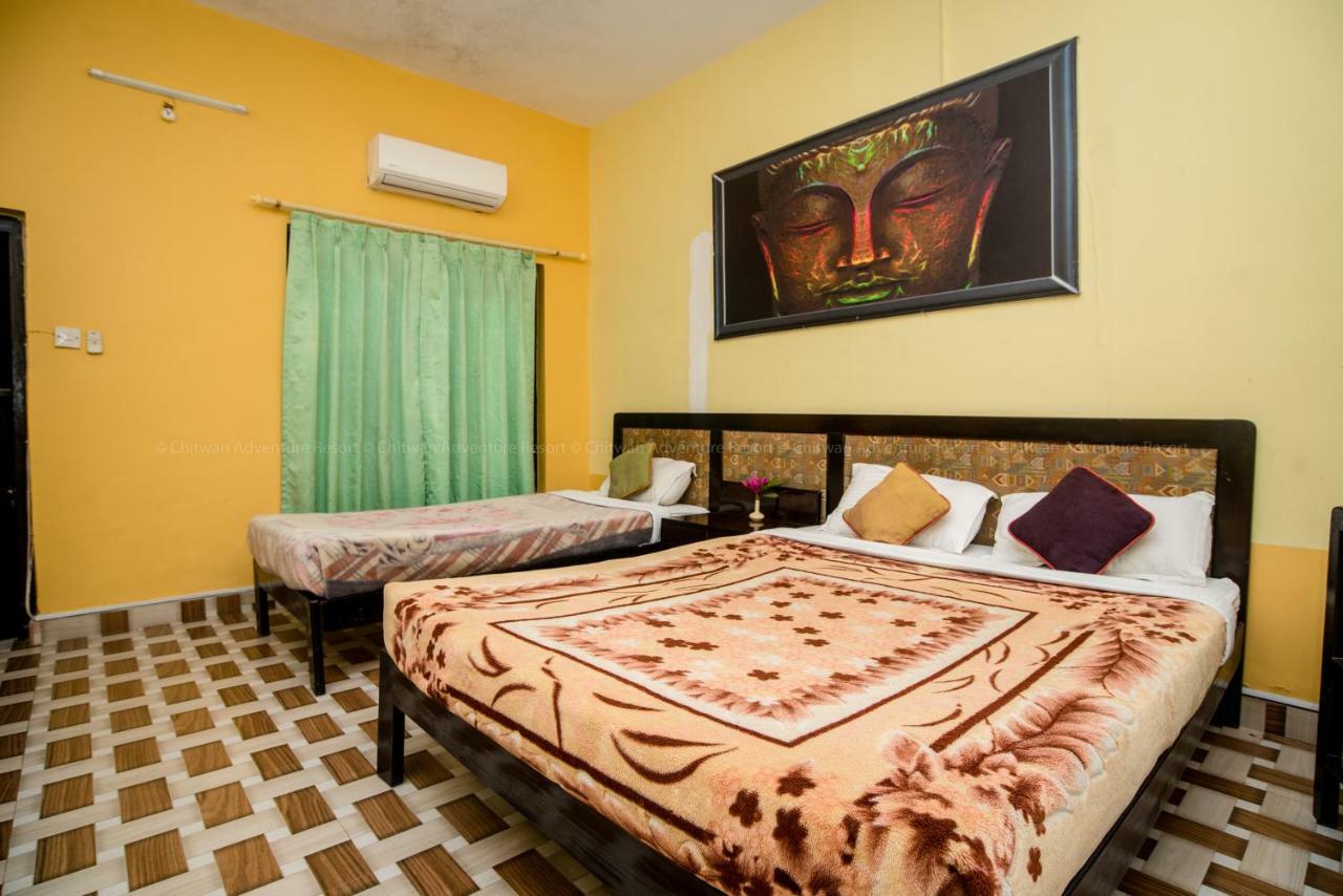 סאורהה Chitwan Adventure Resort מראה חיצוני תמונה